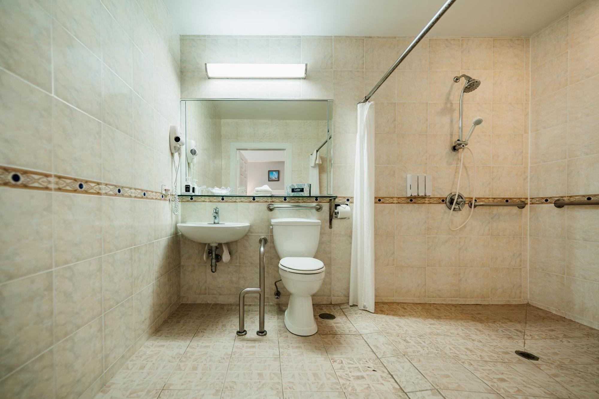 Quarto Duplo com 2 Camas de Casal - Acessível a Pessoas com Mobilidade Condicionada